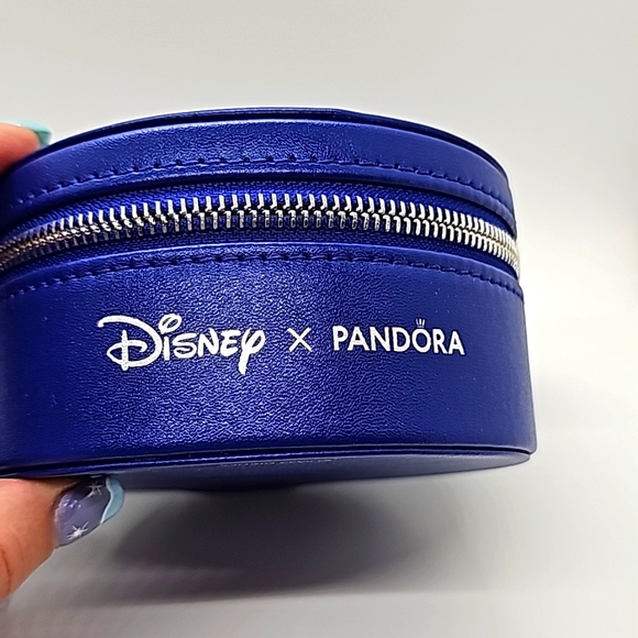 Disney x Pandora NWTS D23 Expo Fan Event Bracelet Charm and RARE Box - Picture 10 of 13